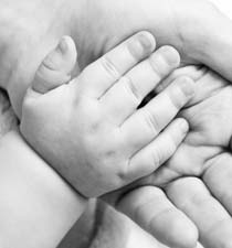 El tacto primer vínculo madre-hijo